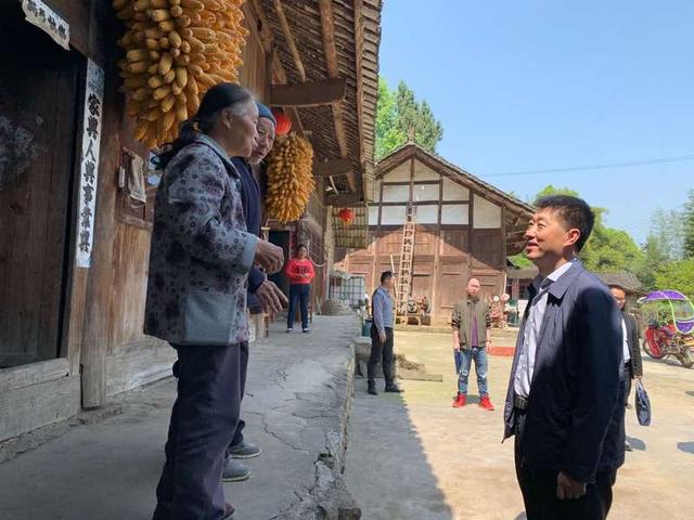 国际关系专家孙志明：中国扶贫不单单考虑收入问题