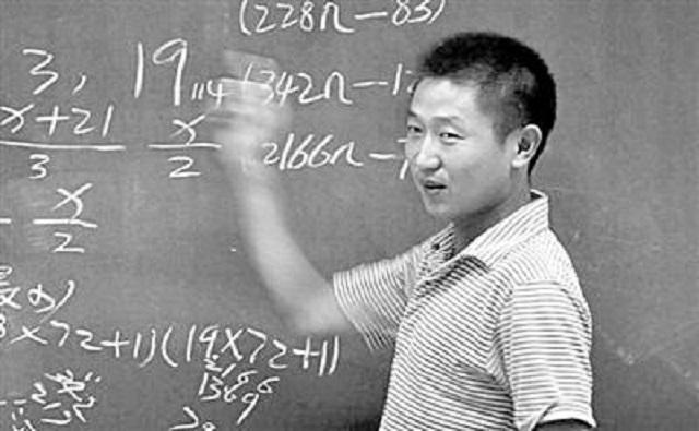 河南快递员余建春 破解百年数学难题卡迈克尔数 被称“平民天才”