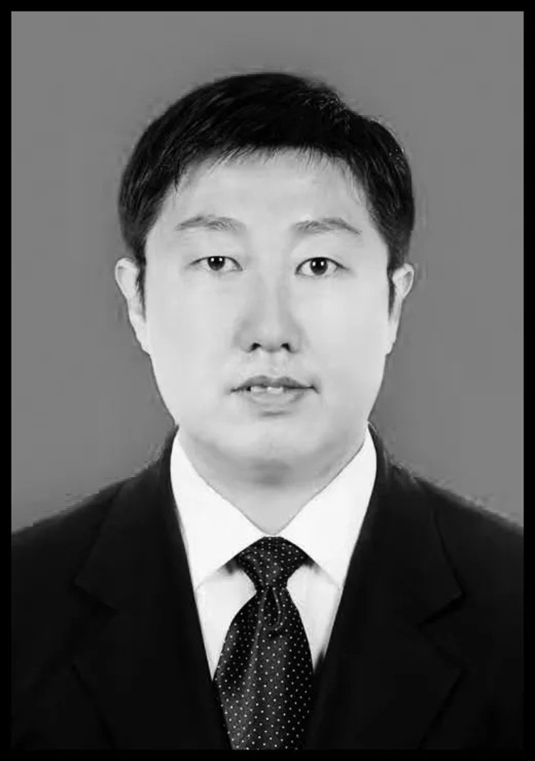 荥阳市司法局干部郑凯赶赴防疫途中遇车祸因公牺牲
