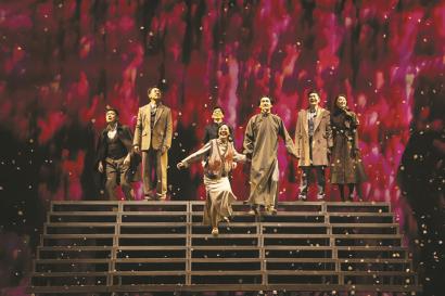 《前哨》靠什么吸引年轻观众？多时空交汇引领青年探向历史深处