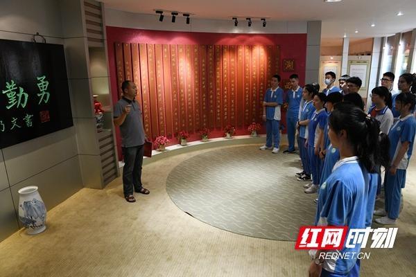 湖南省南县：学习北斗总设计师杨长风 激励刻苦学习的积极性